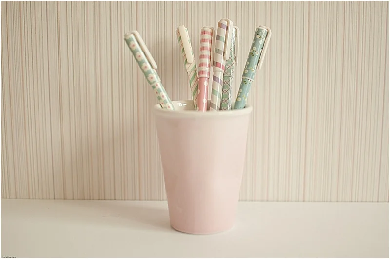 CityGirlSearchingStationeryStore_0004.jpg
