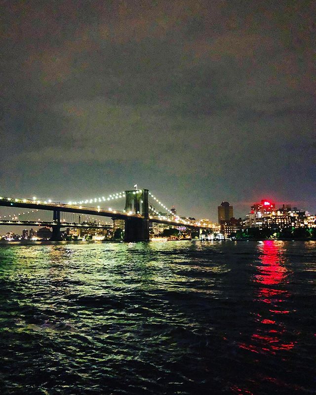Seafood with a view 🦞
.
.
.
#thefulton #jeangeorges #restaurant #pier17 #view #brooklynbridge #beautiful #nyc #newyork #skyline #bridge #nightphotography #photooftheday #reportista