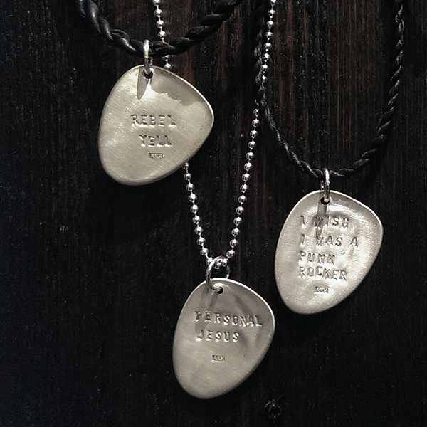 Smycken, "REBEL YELL", "I WISH I WAS A PUNK ROCKER", "PERSONAL JESUS" av Anna-Karin Hulling. www.hullingsilver.se