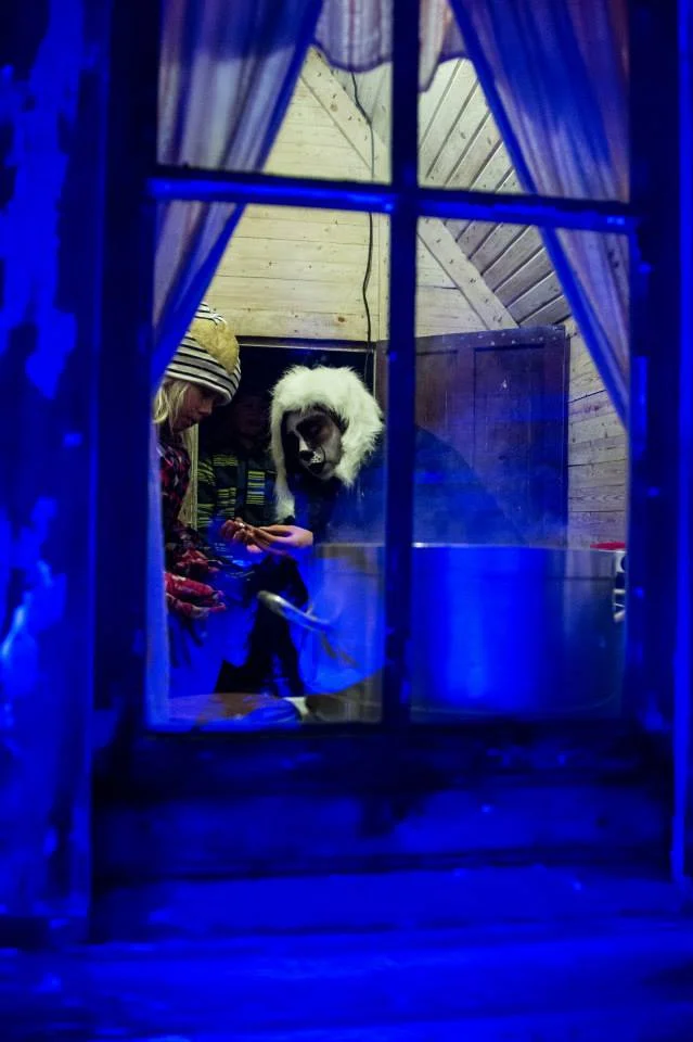 Lyckobjörnarna Tindra & Gnistra fick sitt eget lilla Lyckohus under Midvinterglöd. Foto: Phlippe Rendu