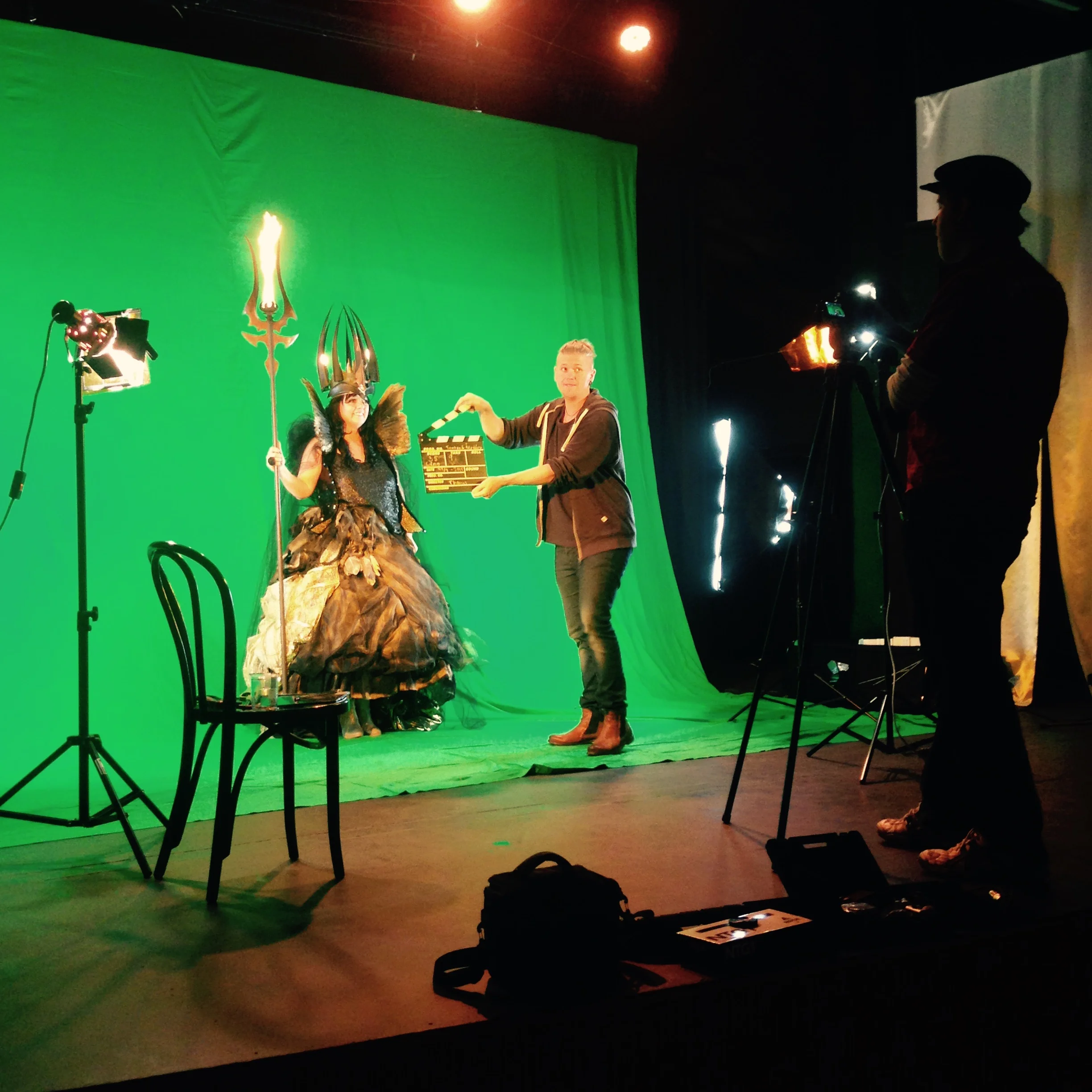 Midvinterglöds kostymer och attribut i julfilm som spelas in i Kilafors