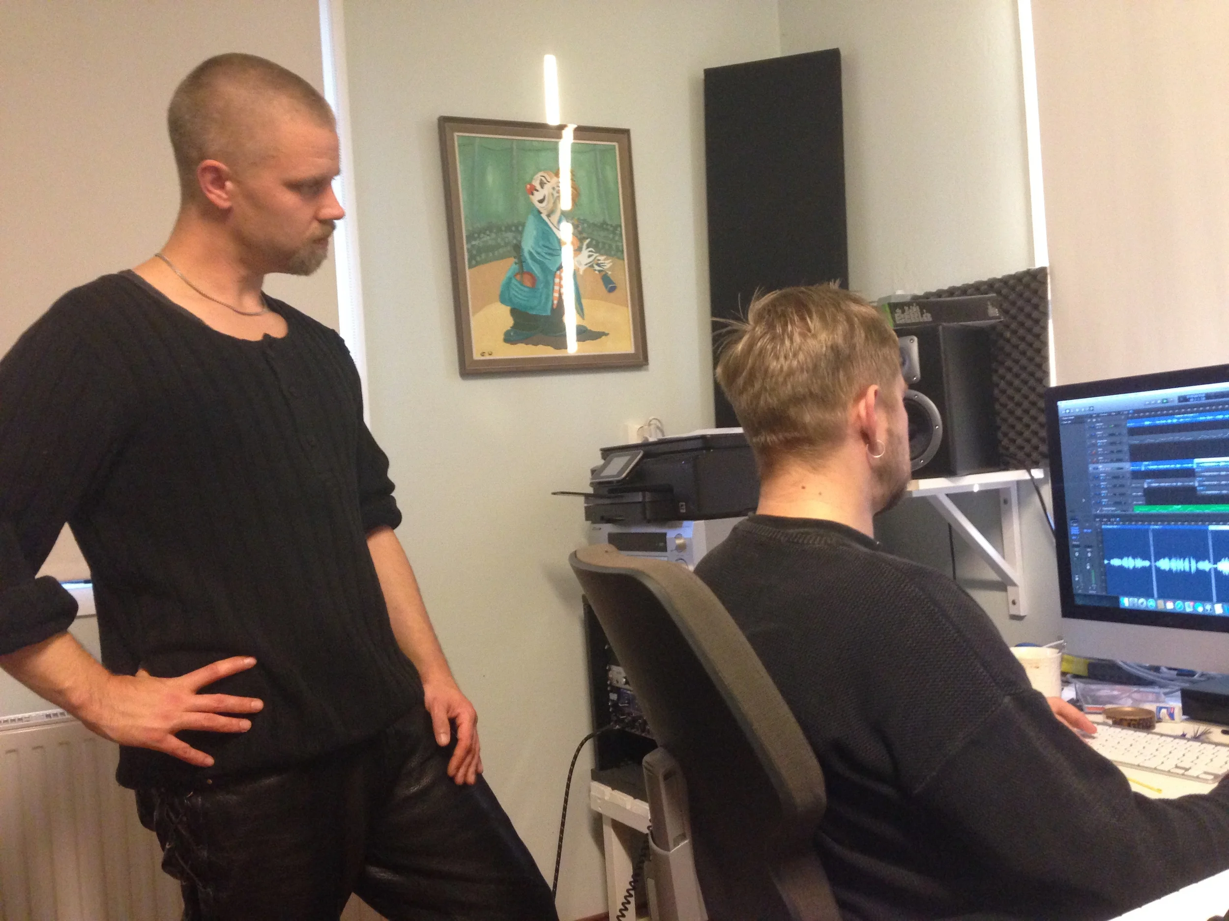 Leo Flavum och Thomas von Wachenfeldt höll i trådarna för inspelningen i SensaVibs studio i Gränsfors! Foto: Fredrik Fernlund