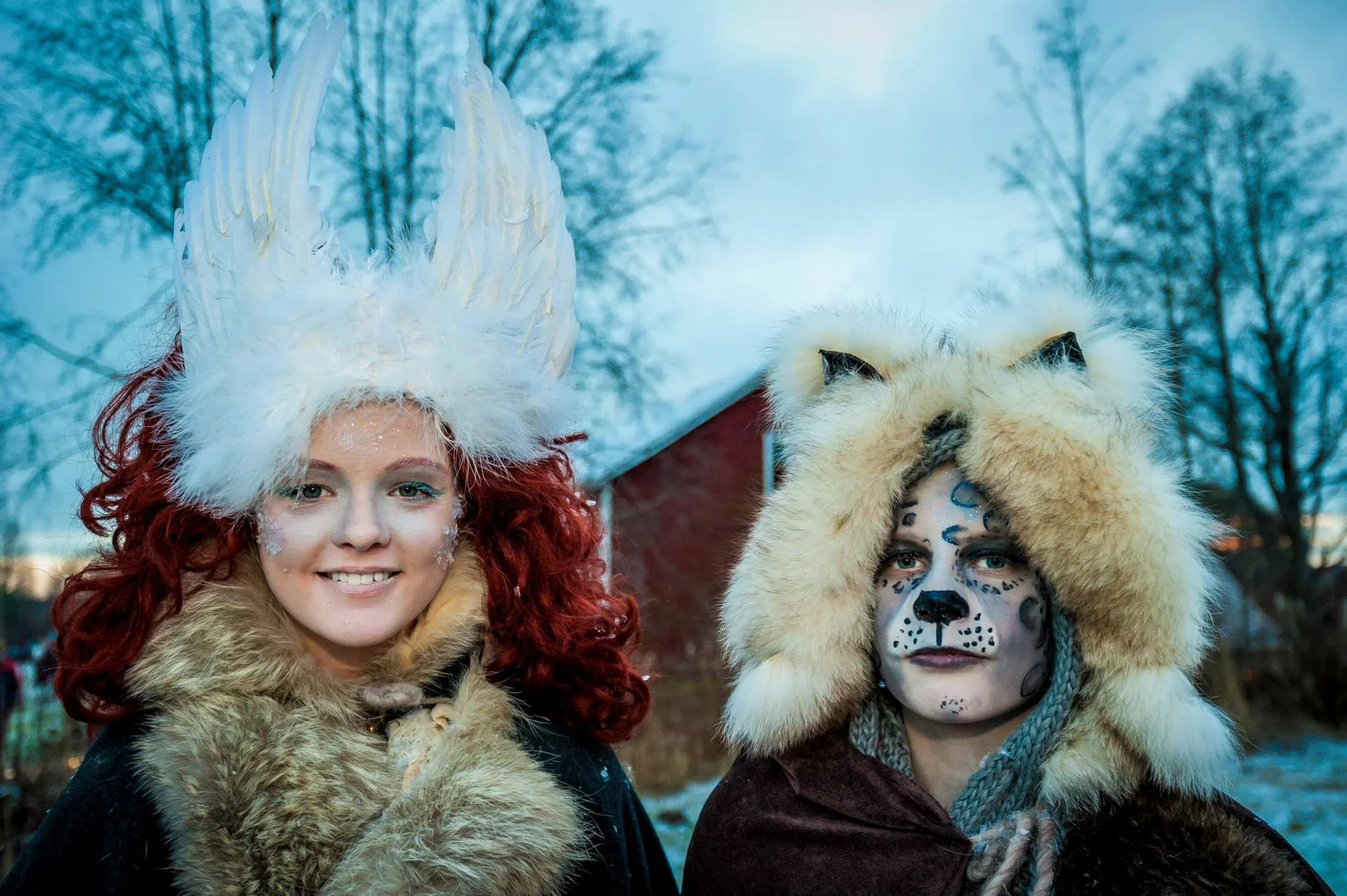 "Vinterväsen" var förra årets tema på Midvinterglöd och här är två magiska väsen som var med i makeuptävlingen på Midvinterglöd 2014 förevigade på bild. Foto: Martin Burmester. 