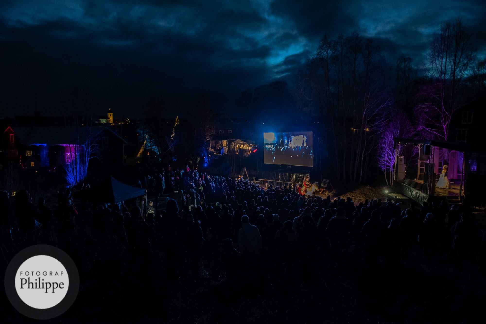 Midvinterglöd 2015, Fjäderfall hos Skulls & Bones Artwork i Jättendal, Hälsingland. Över 1600 personer firade tillsammans glöden i midvintertid. Foto: Philippe Rendu
