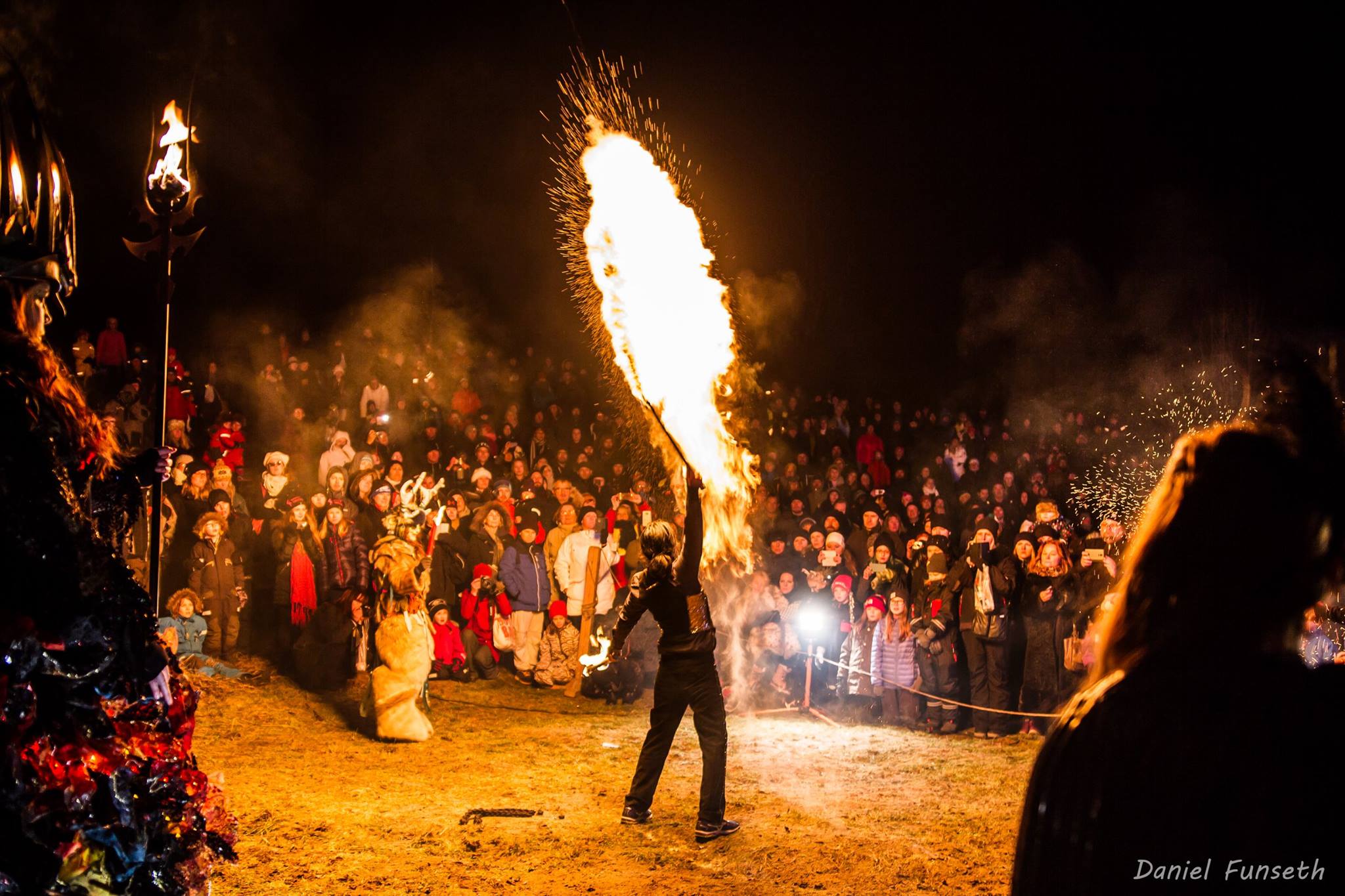 Midvinterglöd 2015, Fjäderfall. Lucia i folktron avslutar årets Midvinterglöd. Foto: Daniel Funseth. 