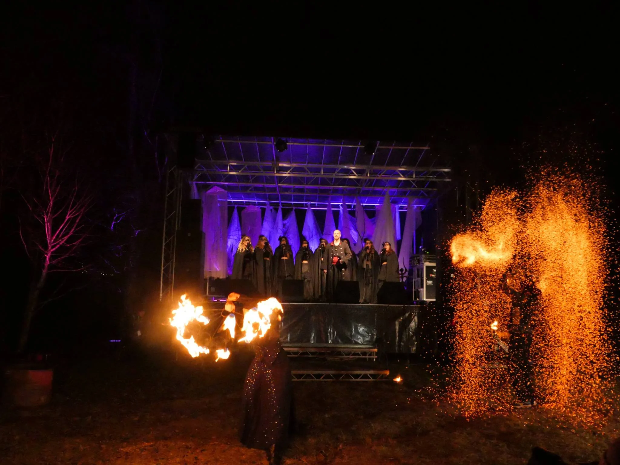 Midvinterglöd 2015 - Fjäderfall. Lucia i folktron show som avslutade glöden då. Foto: Niklas Carlsson