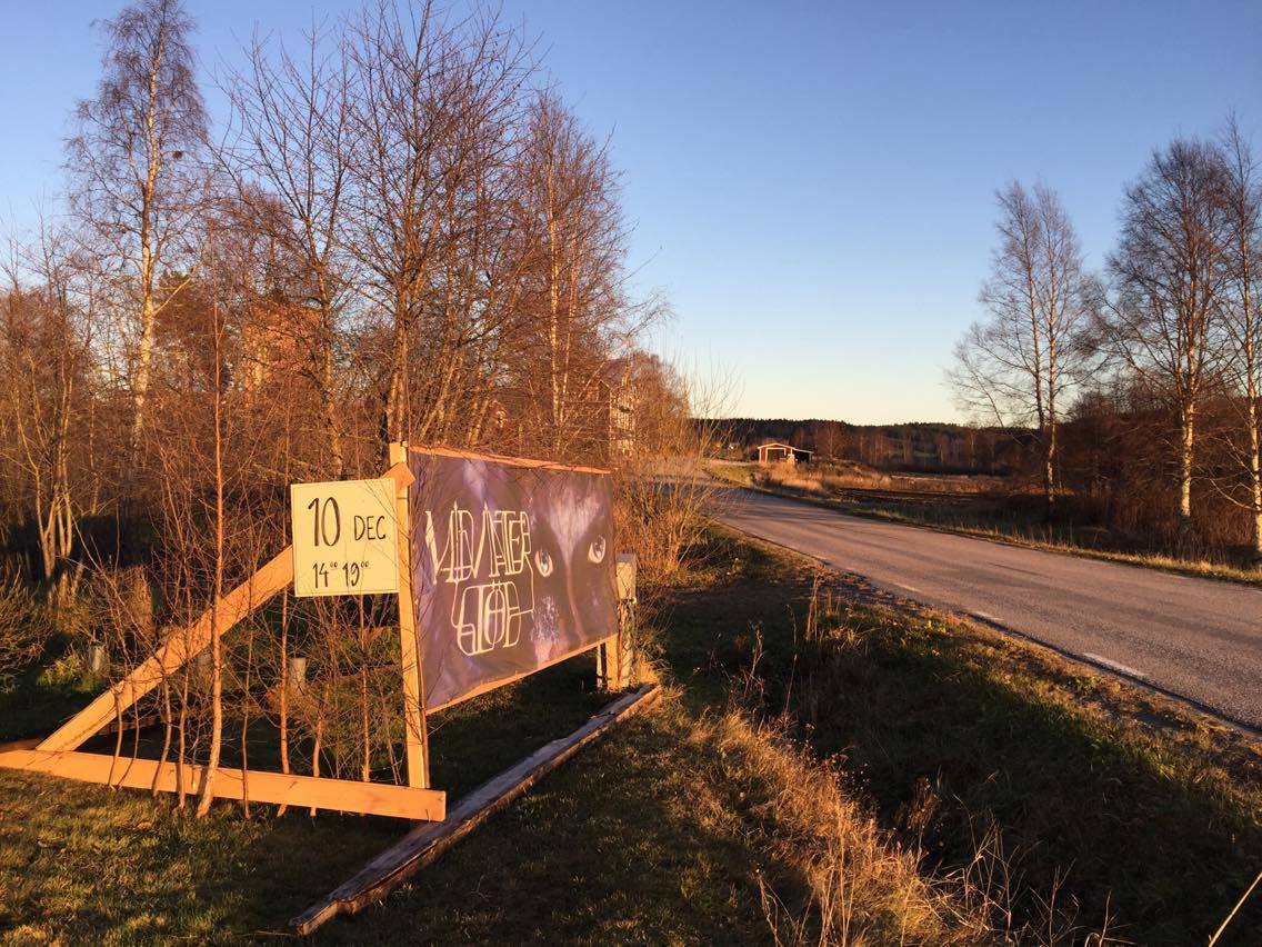 Skylten är uppe, belysning kommer snart.