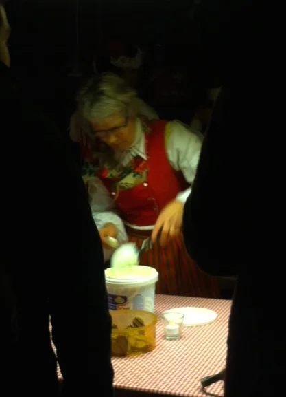 Försäljning och servering av mat i Åkvarn under Midvinterglöd.