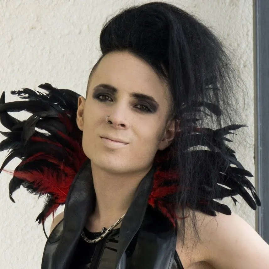 Vi sätter Simon Mogren i glödheta stolen! Simon kommer att besöka Midvinterglöd även i år och arrangerar så att skuggbussen kommer till Midvinterglöd med fler besökare!&nbsp;