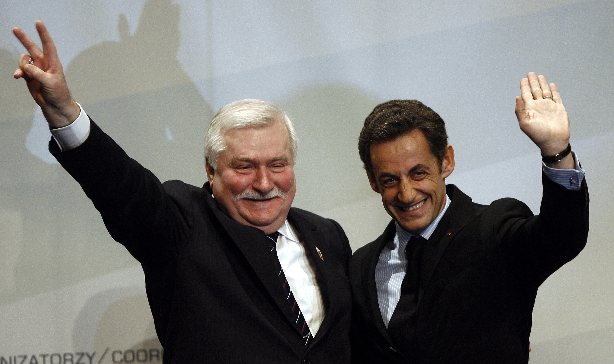  06.12.2008 GDANSK MIEDZYNARODOWA KONFERENCJA Z OKAZJI 25 ROCZNICY PRZYZNANIA LECHOWI WALESIE POKOJOWEJ NAGRODY NOBLA N/Z OD LEWEJ LECH WALESA NIKOLAS SARKOZY
FOT. DOMINIK SADOWSKI / AGENCJA GAZETA 