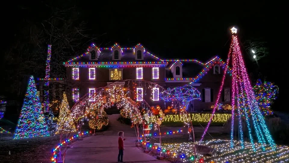 Holiday House Decorating Contest