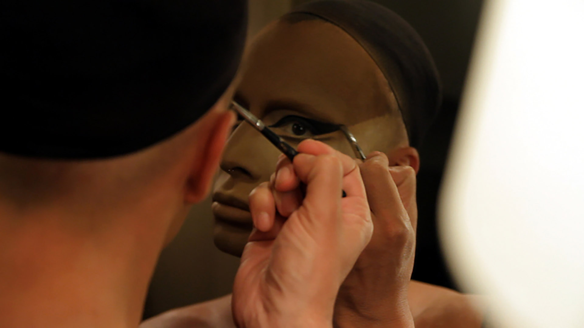 DIAMONDS_RAVEN_VIDEOSTILL_02.jpg