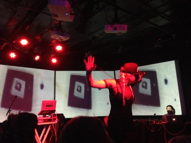 MNDR_LIVE_2014-01-17+23.20.40-2.jpg
