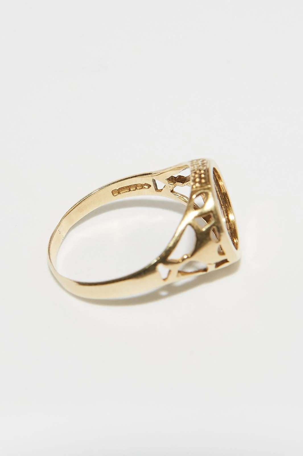 Queen Victoria Gold Ring — EDEN & EDEN