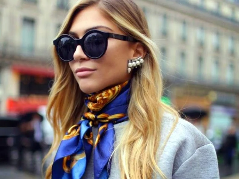 4. Less is more! Your outfit doesn’t have to stand out from the crowd and impress people around with a bunch of rhinestones, bling, wild colors or too much jewelry. You’re not going to look like those rappers on MTV, right? Create an elegant look wearing only a few discreet pieces of jewelry. A nice tip: if you want to save money on jewelry, get items like fake pearls. They are too hard to tell from the real ones unlike diamonds or other expensive gems.