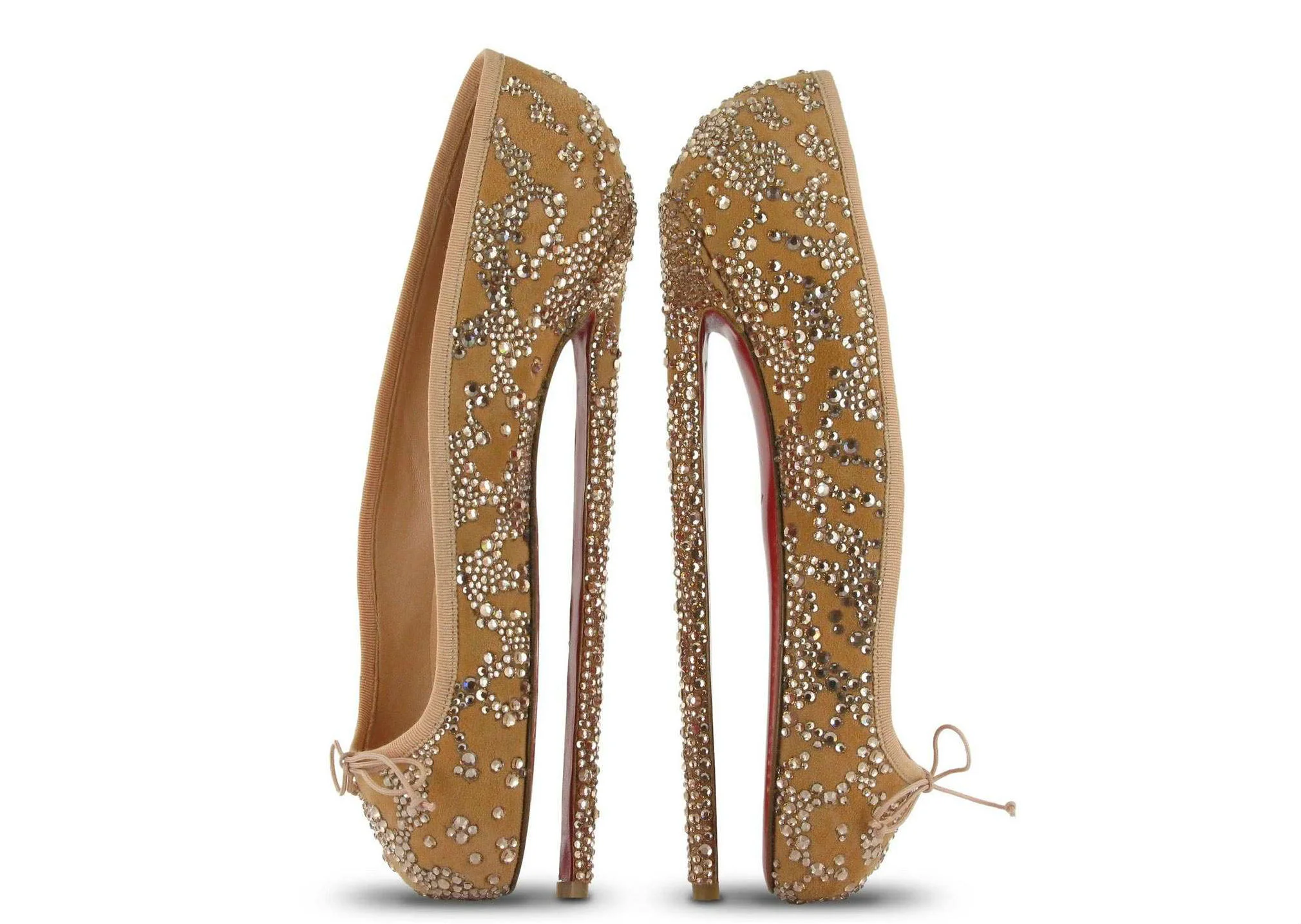 10. It’s hard to imagine that even real ballerinas could walk in this shoe. It’s completely vertical and looks like more of a torture device than an elegant heel. We’d all probably cramp up every 5 minutes, or just break our foot.