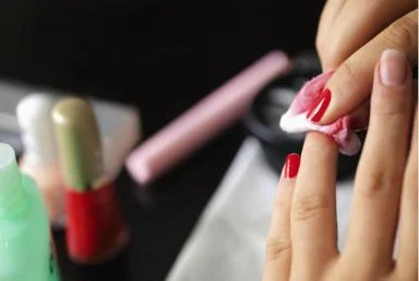 How To Whiten Your Nails Whitening Stained Nails With Toothpaste