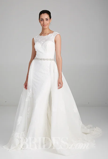 Wedding dress by Impression Brida l Photo: John Scott