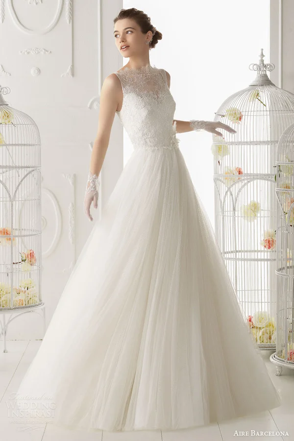 aire-barcelona-bridal-2014-ocarina-romantic-wedding-dress-lace-bodice
