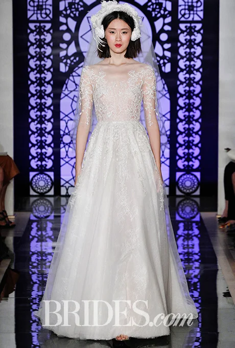 Re-embroidered Chantilly lace and tulle wedding dress, Reem Acra Photo: Luca Tombolini and Alberto Maddaloni / Indigitalimages.com