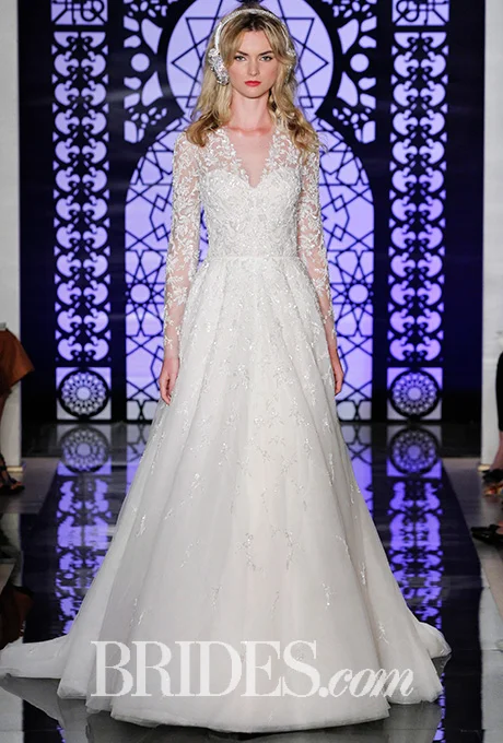 Re-embroidered Chantilly lace and tulle wedding dress, Reem Acra Photo: Luca Tombolini and Alberto Maddaloni / Indigitalimages.com