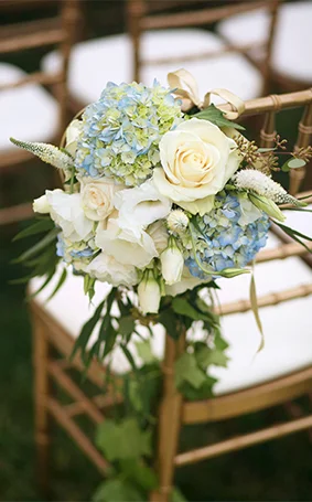 Fall in love with even more ceremony decor over on our Dream Boards . Korri