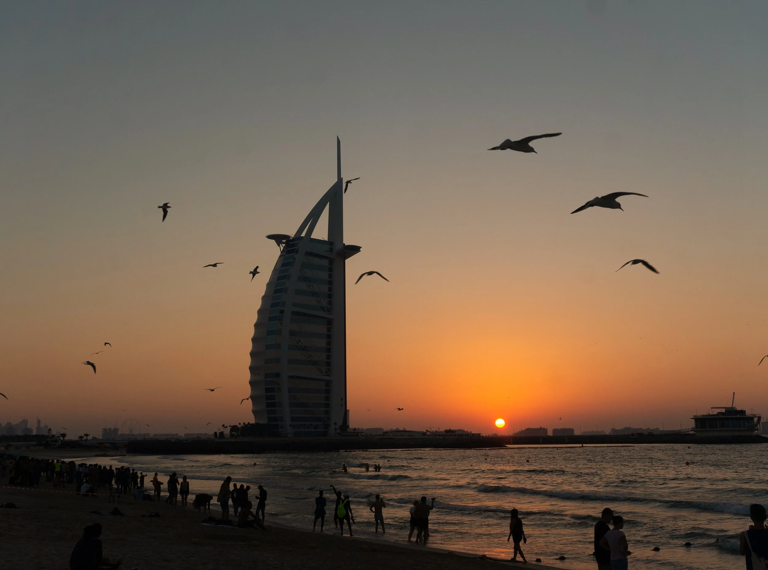 Universal Learning in Dubai