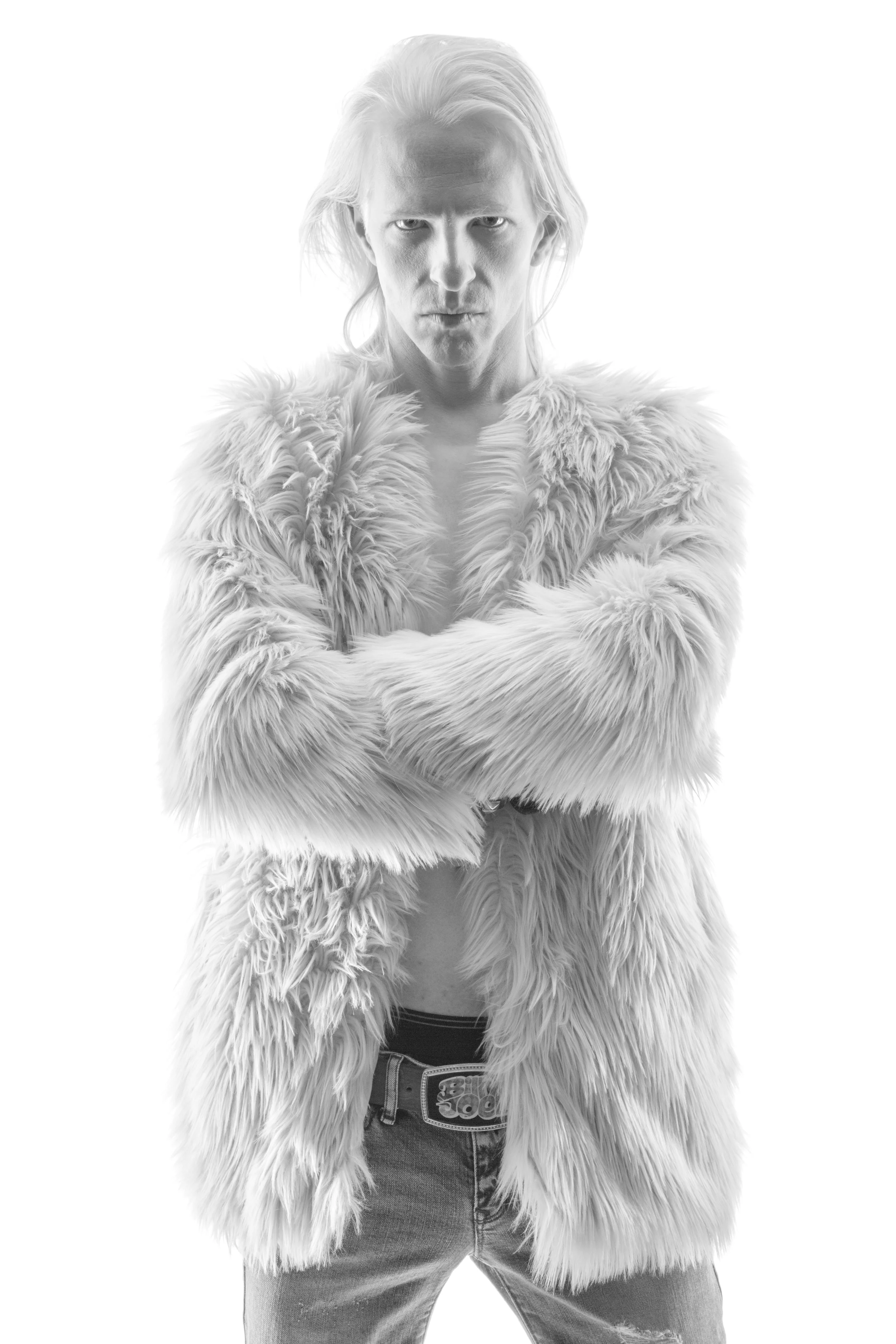 Title: Noir et Blanc 01 Medium: Archival Pigment Print Dimension: 20 × 30 in (50.8 cm × 76.2 cm)