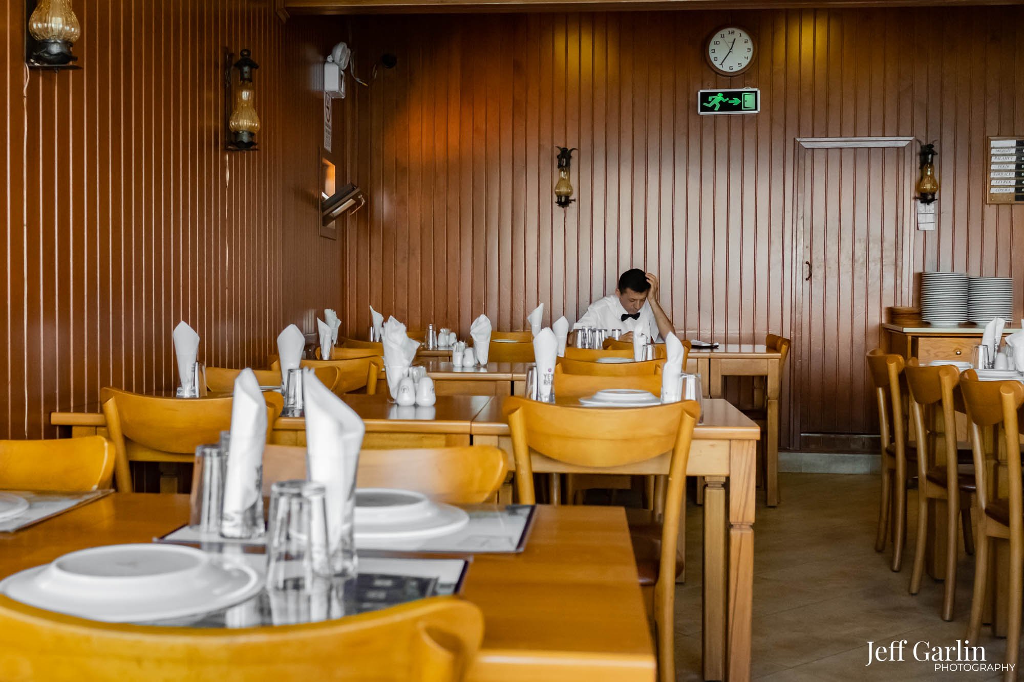 07 The lonliest Waiter in Istanbul.jpg