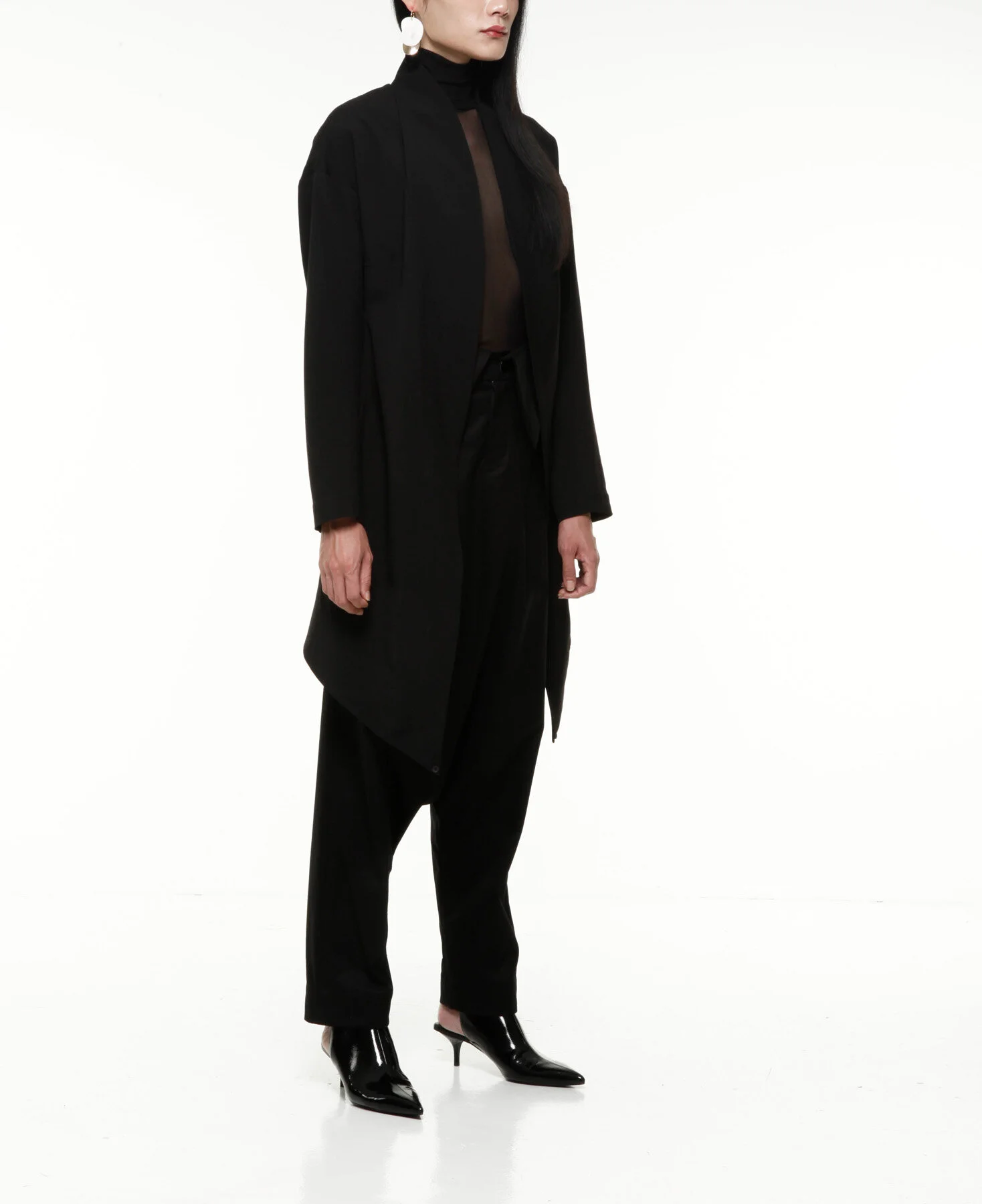 FW19W301BLK-C.jpg