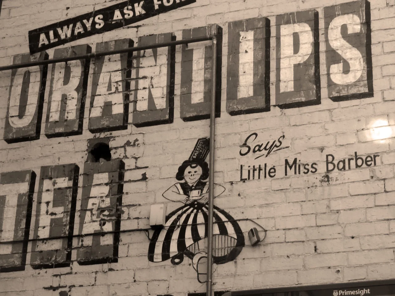 Putting the Advert into Advertorials