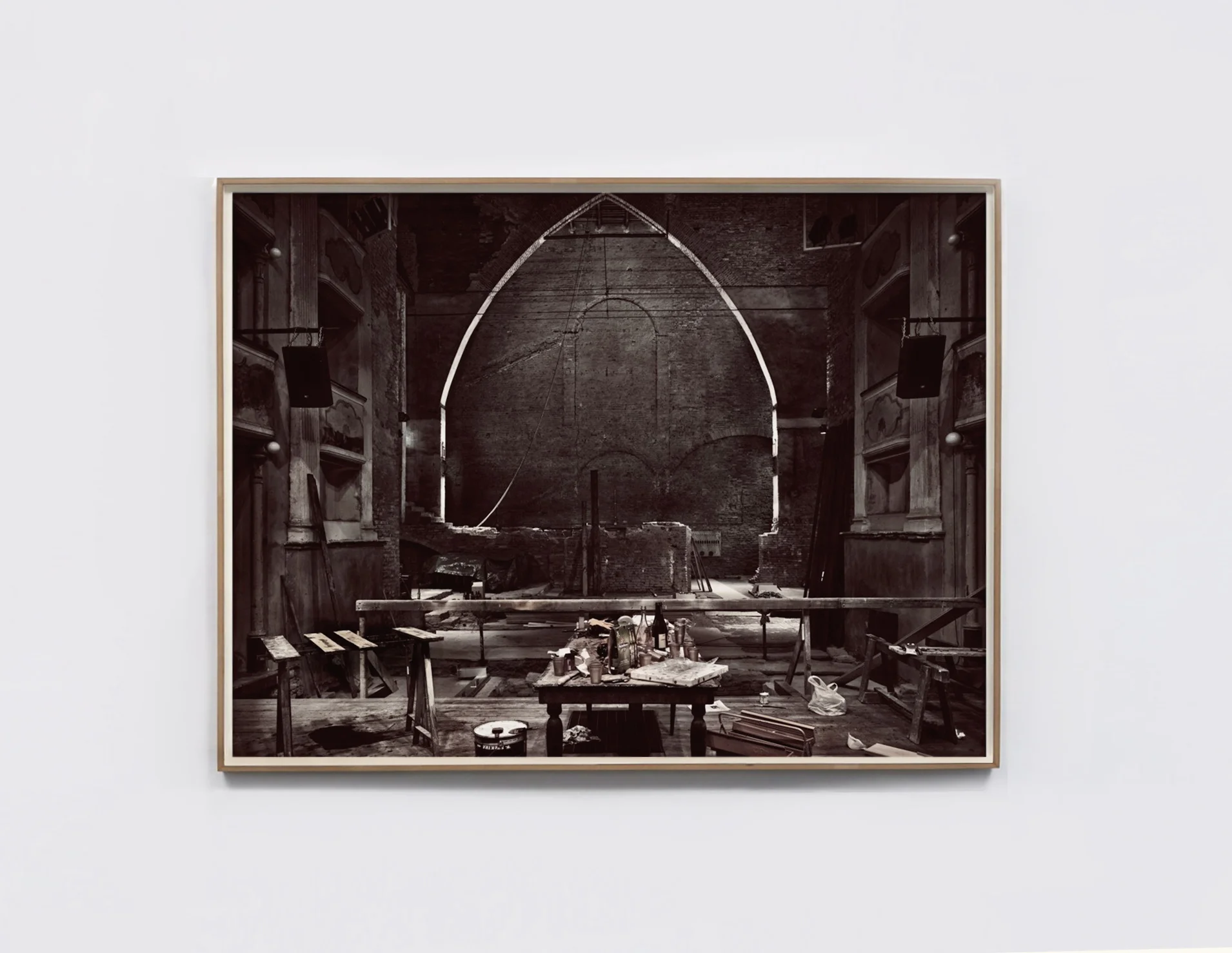 Photographs_as_stage_02.jpg