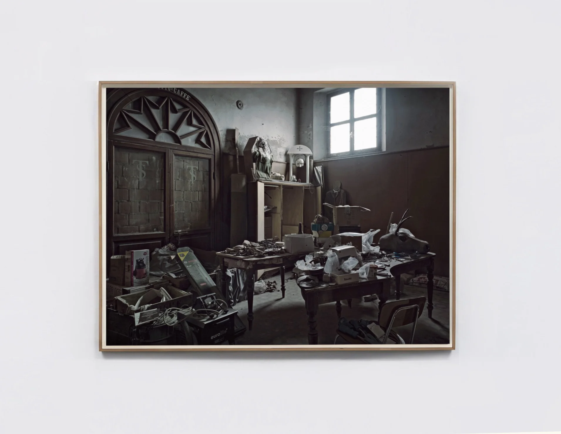 Photographs_as_stage_05.jpg