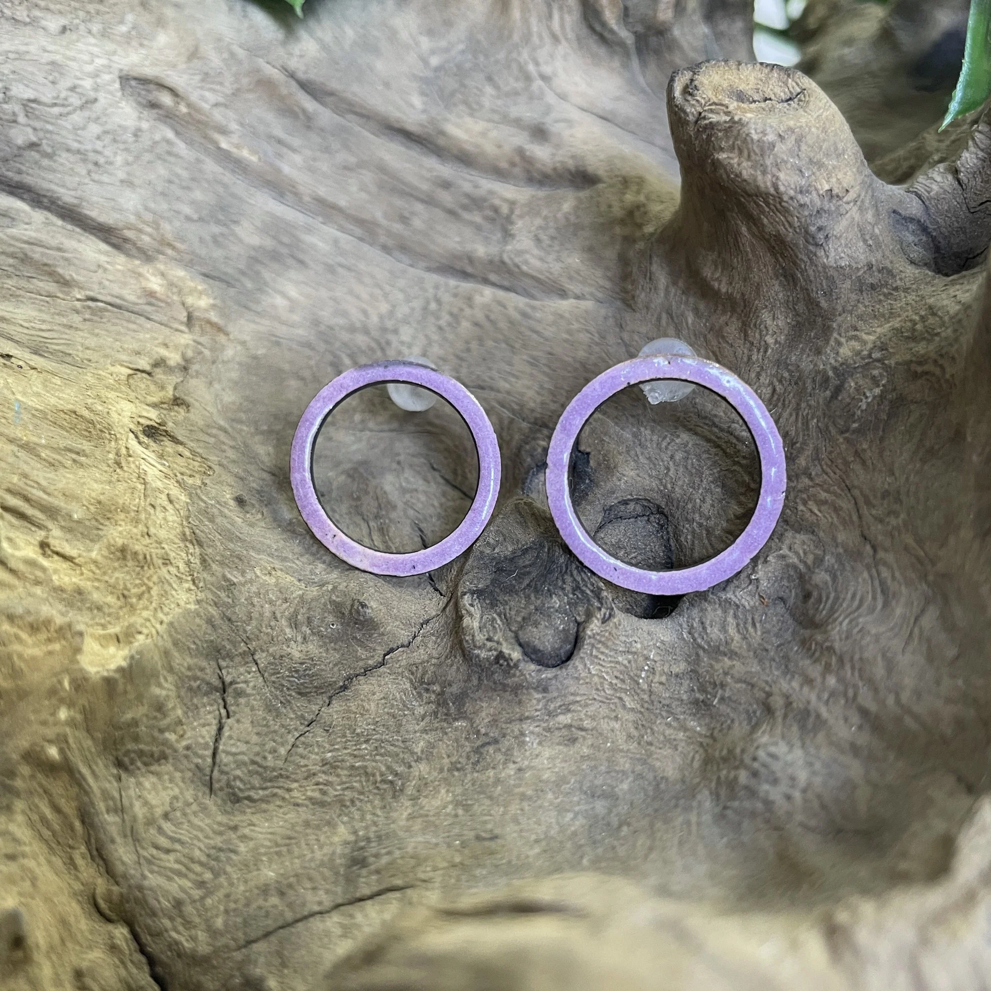 ENAMELLED COPPER STUDS, MAUVE HOOP, 20MM