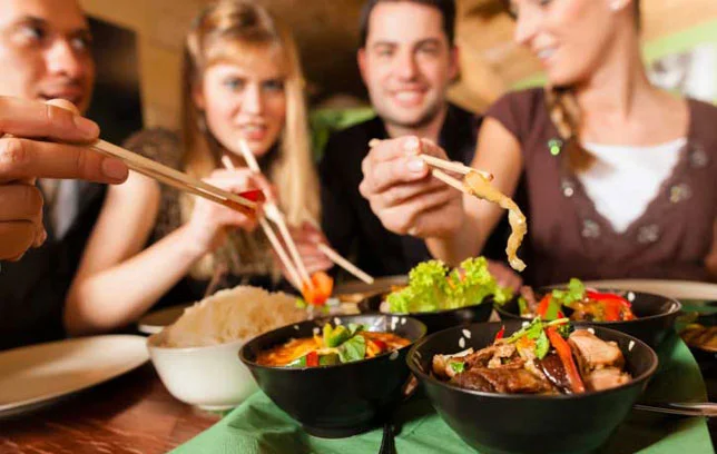 eating-with-frineds.jpg