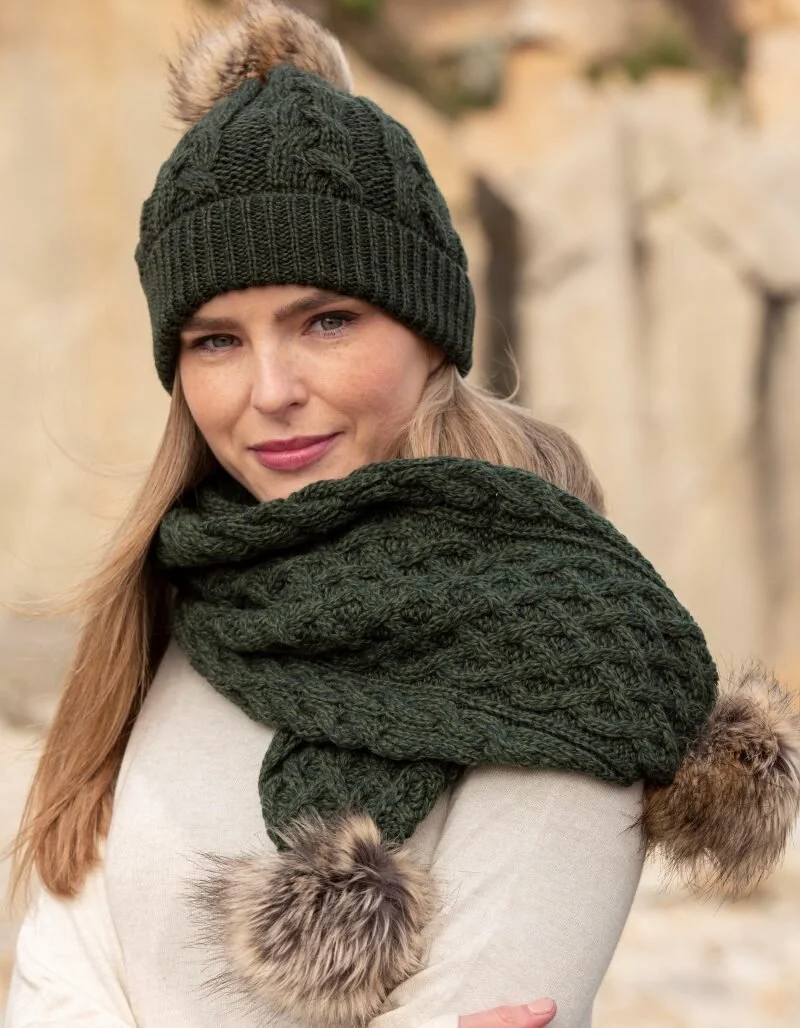 1573-CABLE-KNIT-POM-POM-HAT-X4844-800x1028.jpg