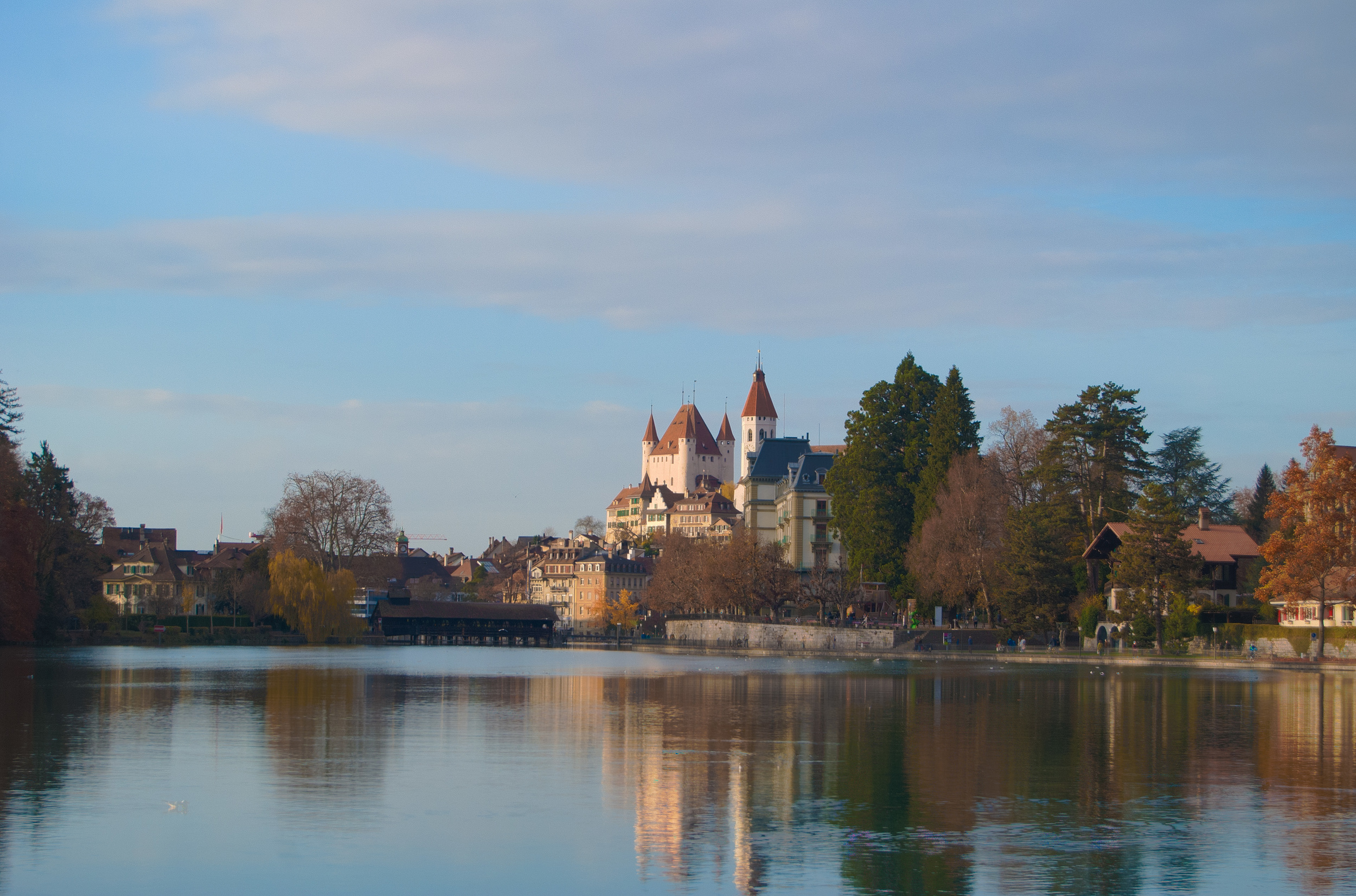 Thun_Lake_Castle_HDR.jpg