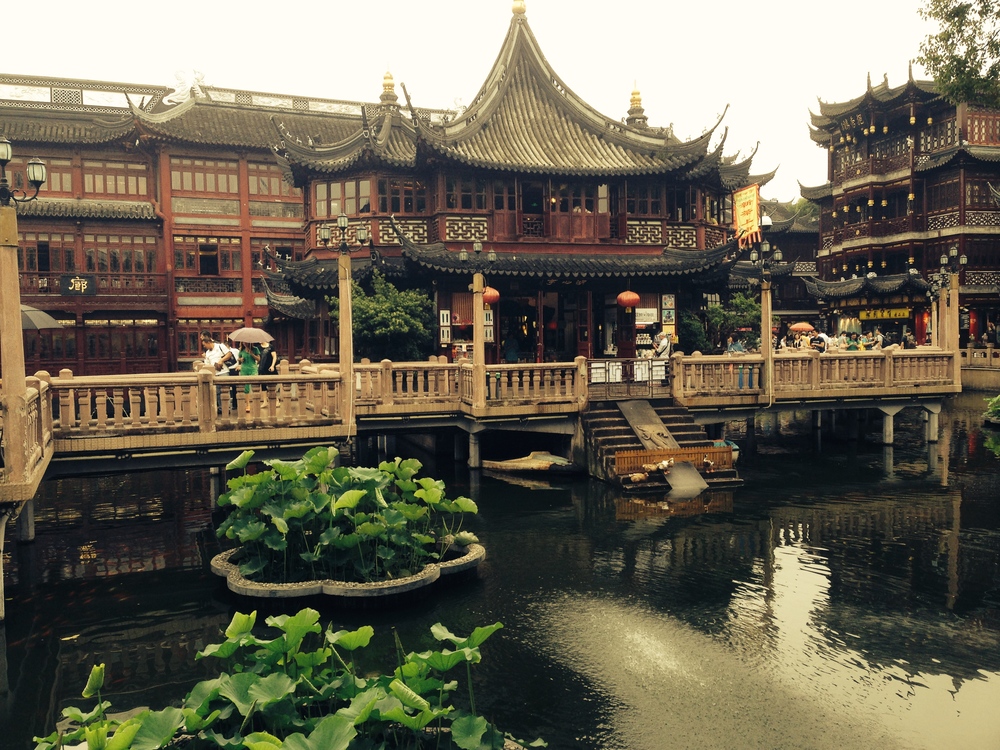 The famous Yu Yuan Garden Tea House in the center of Shanghai.