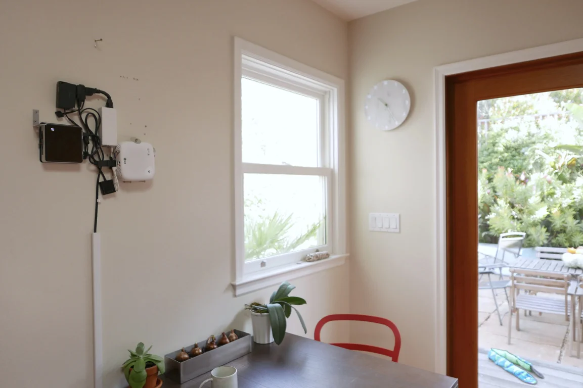 LG MiniBeam, Intel NUC, Power Supplies