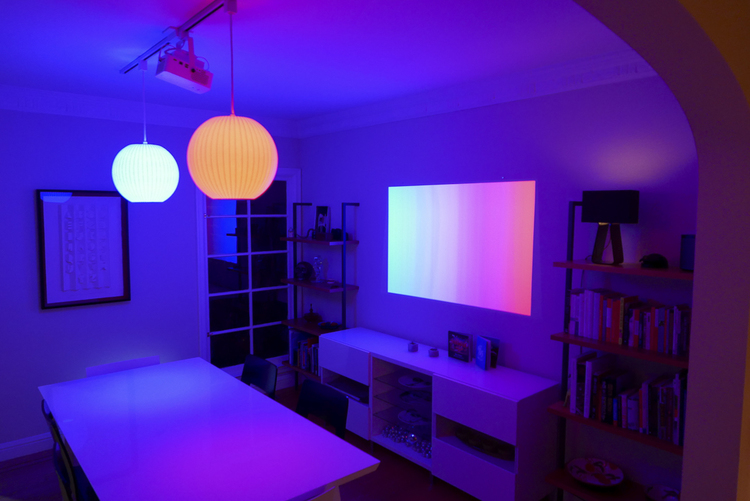 Experiment synchronizing color gradients with LED smart bulbs