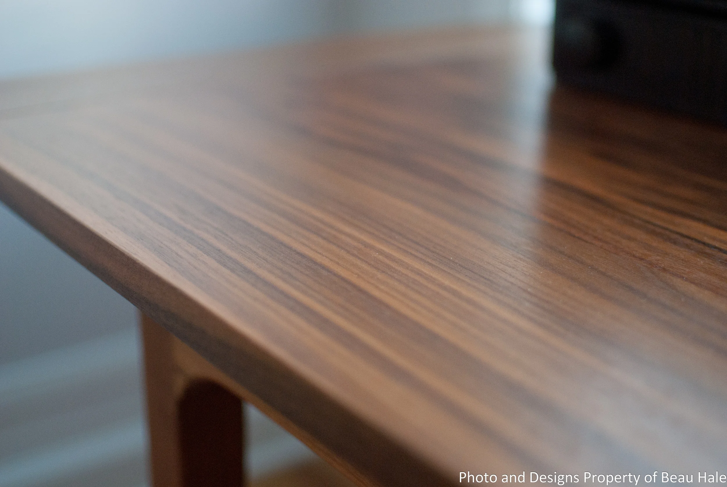BANQUET TABLE