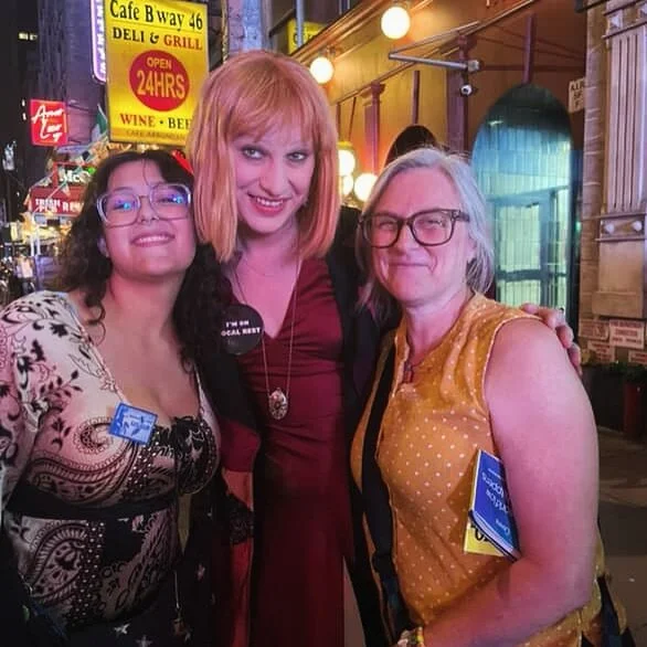 The New York trip the golden girl team of my Mom wife and daughter took could not have ended more perfectly. They all saw Oh Mary on the final night and not only loved it but got to meet Jinkx Monsoon! I&rsquo;m happy and jealous all at once. Evie sa