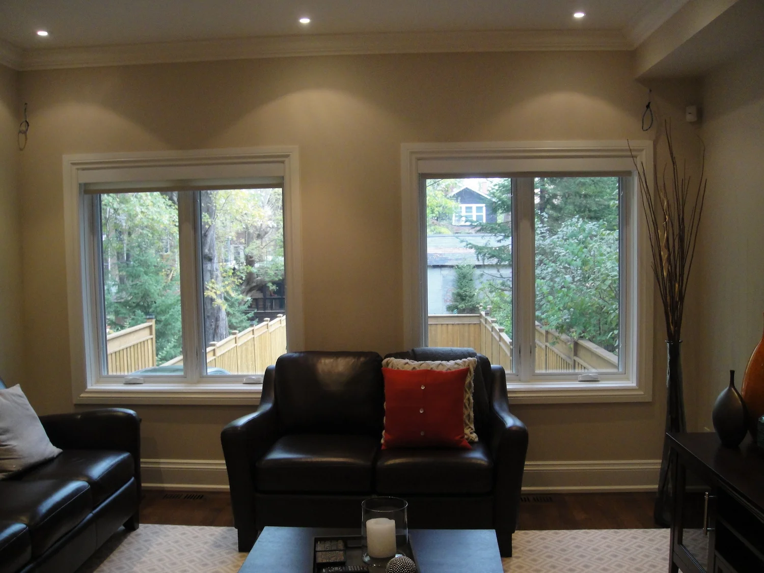 Living and Dining Room #2 (1).JPG