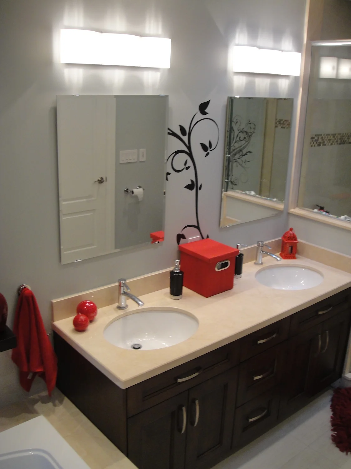 Ensuite Bathroom (4).JPG