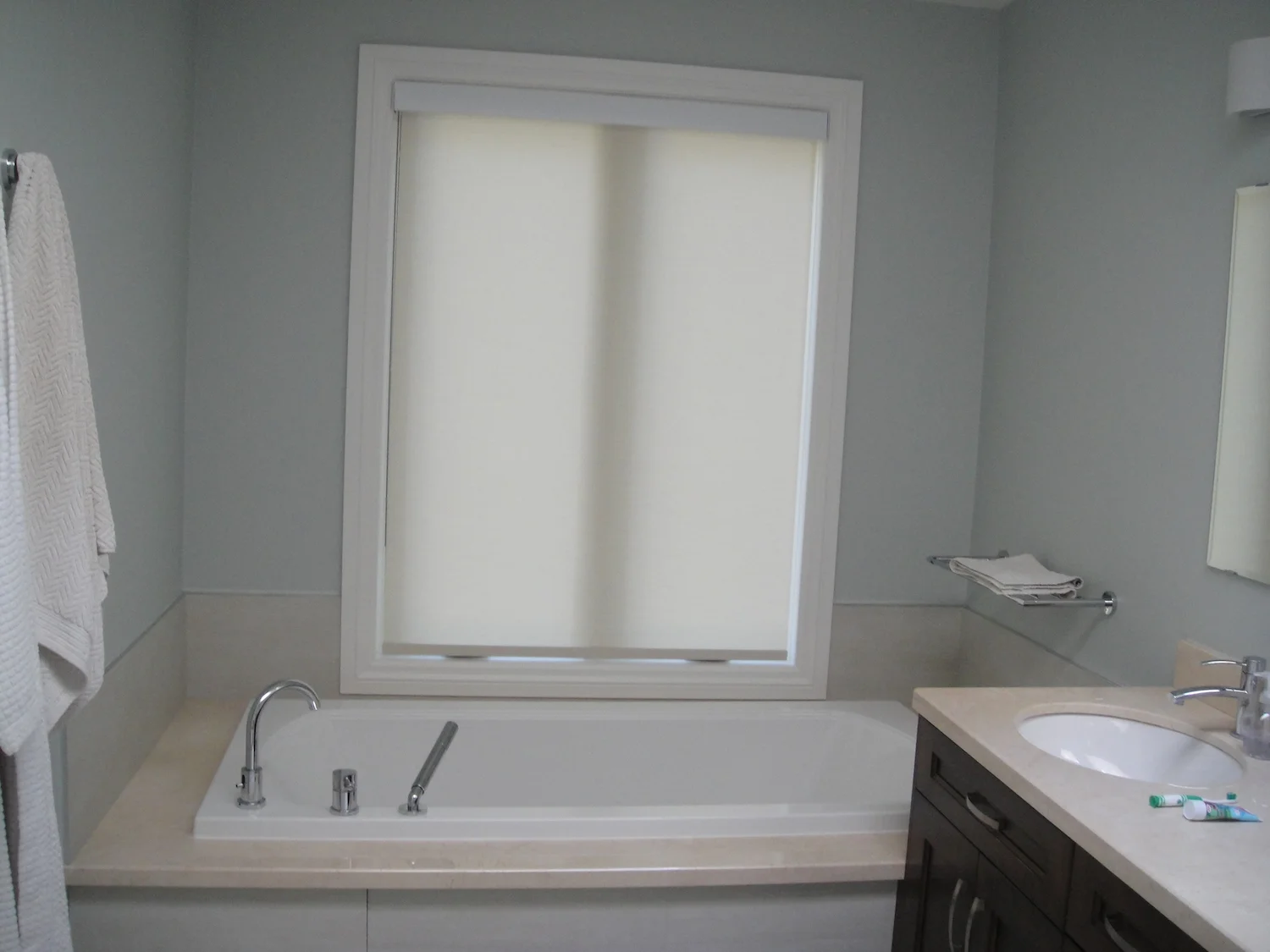 Ensuite Bathroom (8).JPG