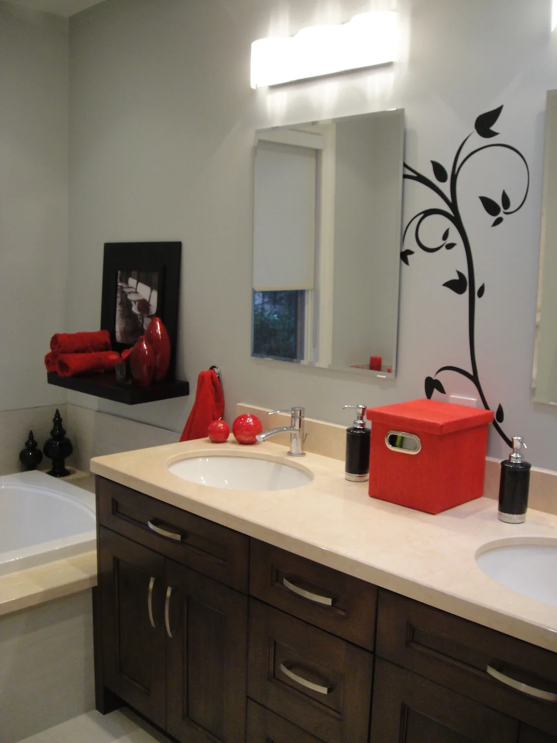 Ensuite Bathroom (7).JPG