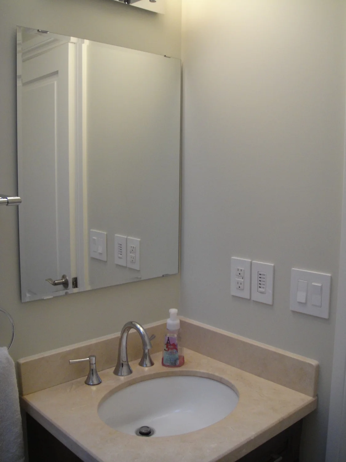 Main Bathroom (3).JPG