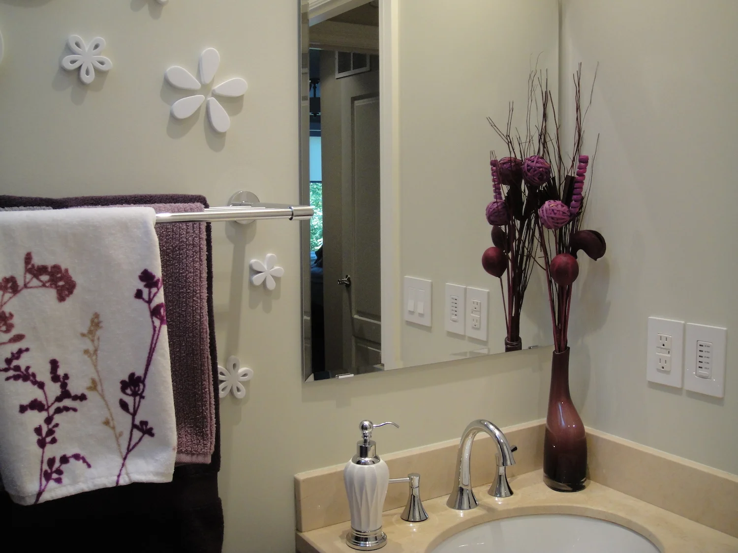 Main Bathroom (4).JPG