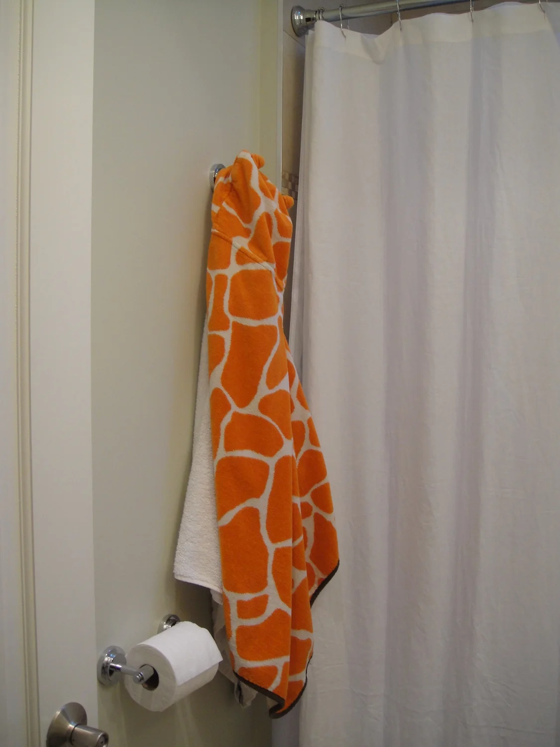 Main Bathroom (5).JPG