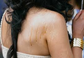 Don't fear if your spray tan smudges! Wait until the initial coat soaks in for a few hours before rinsing off. Everything should blend in.